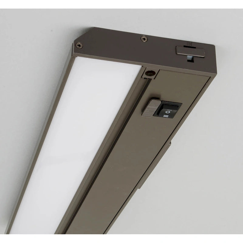 Luminaire LED sous meuble Noble Pro 22 pouces, finition bronze huilé, abat-jour en polycarbonate blanc